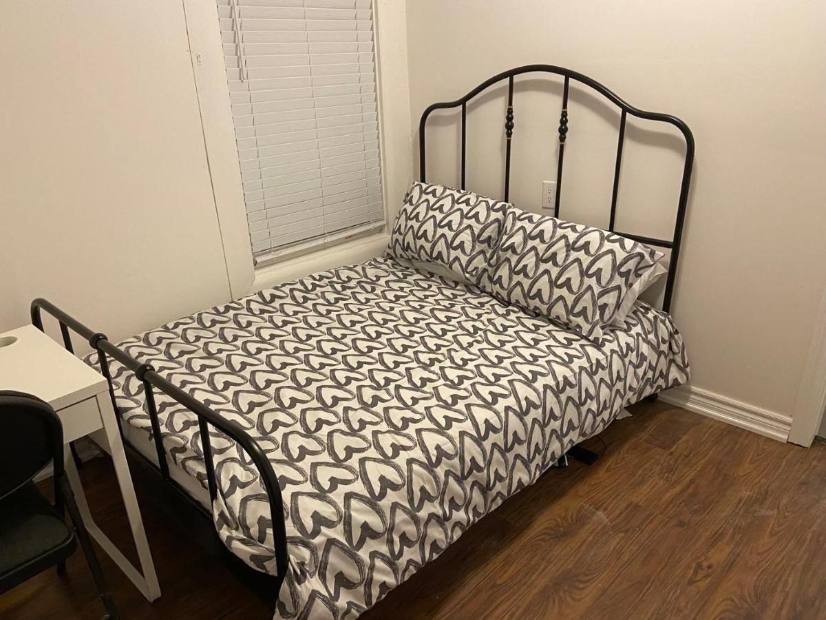 Budget Quad Room With En Suite Bathroom 36B Toronto Zewnętrze zdjęcie